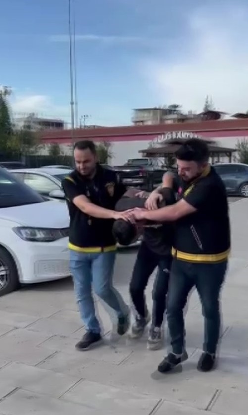 Önce güvenlik kamerasına sonra polise yakalanan hırsız tutuklandı 6 once guvenlik kamerasina sonra polise yakalanan hirsiz tutuklandi 2 VgiXjq9w