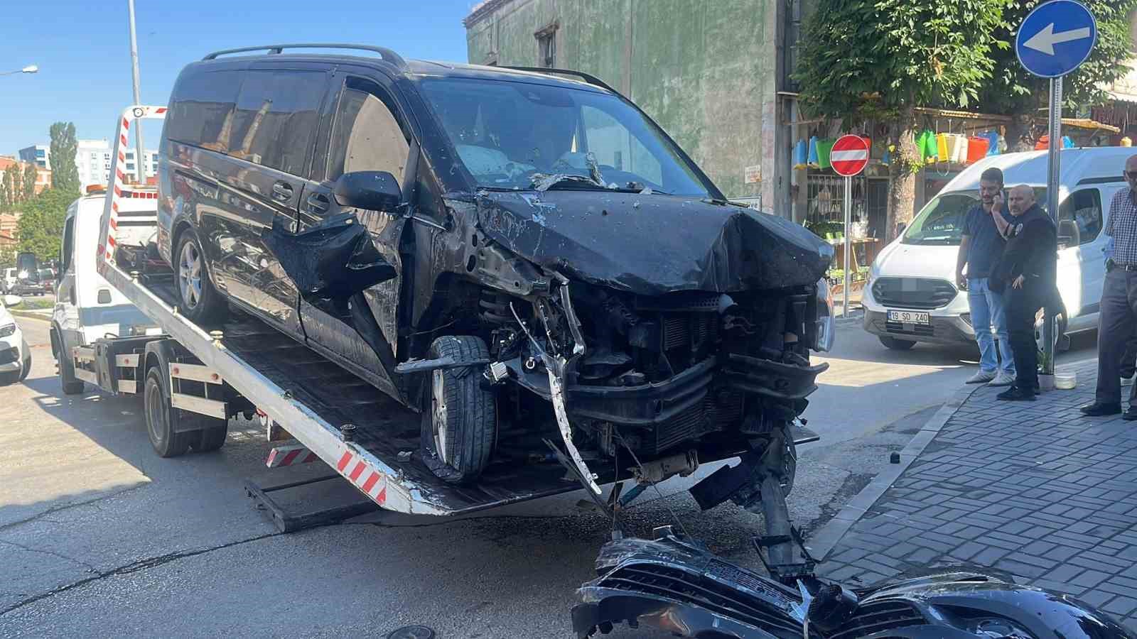 Önce park halindeki araçları biçti, sonra iş yerine daldı 5 once park halindeki araclari bicti sonra is yerine daldi 1 ELeMelO5