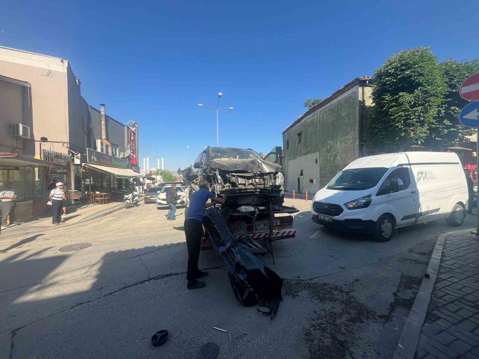 Önce park halindeki araçları biçti, sonra iş yerine daldı 6 once park halindeki araclari bicti sonra is yerine daldi 2 jKfWWAXD