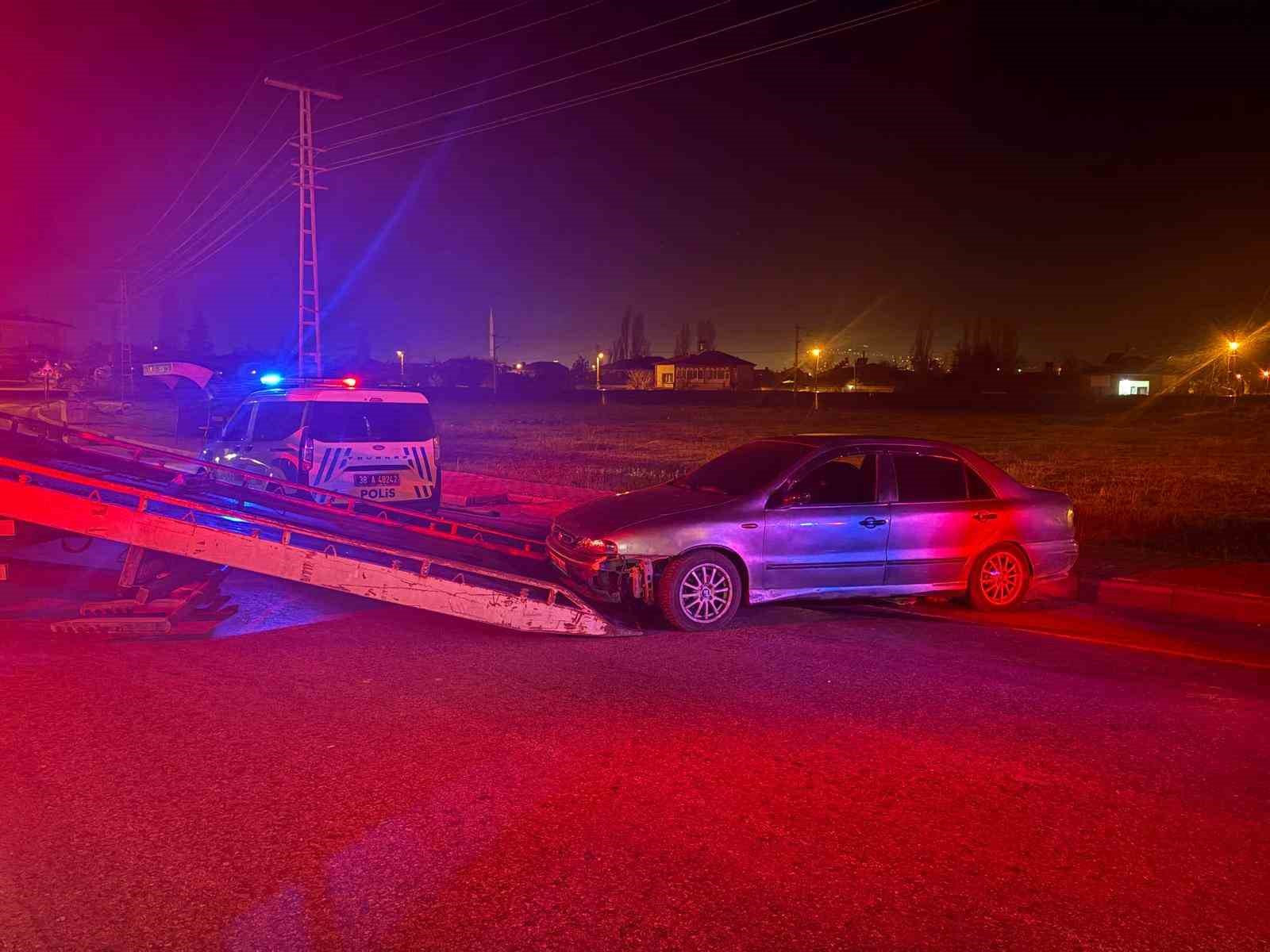 Önce telefonu, sonra da kelepçeyi bahane ederek alkol testini reddetti 6 once telefonu sonra da kelepceyi bahane ederek alkol testini reddetti 2 N1nHR4QM