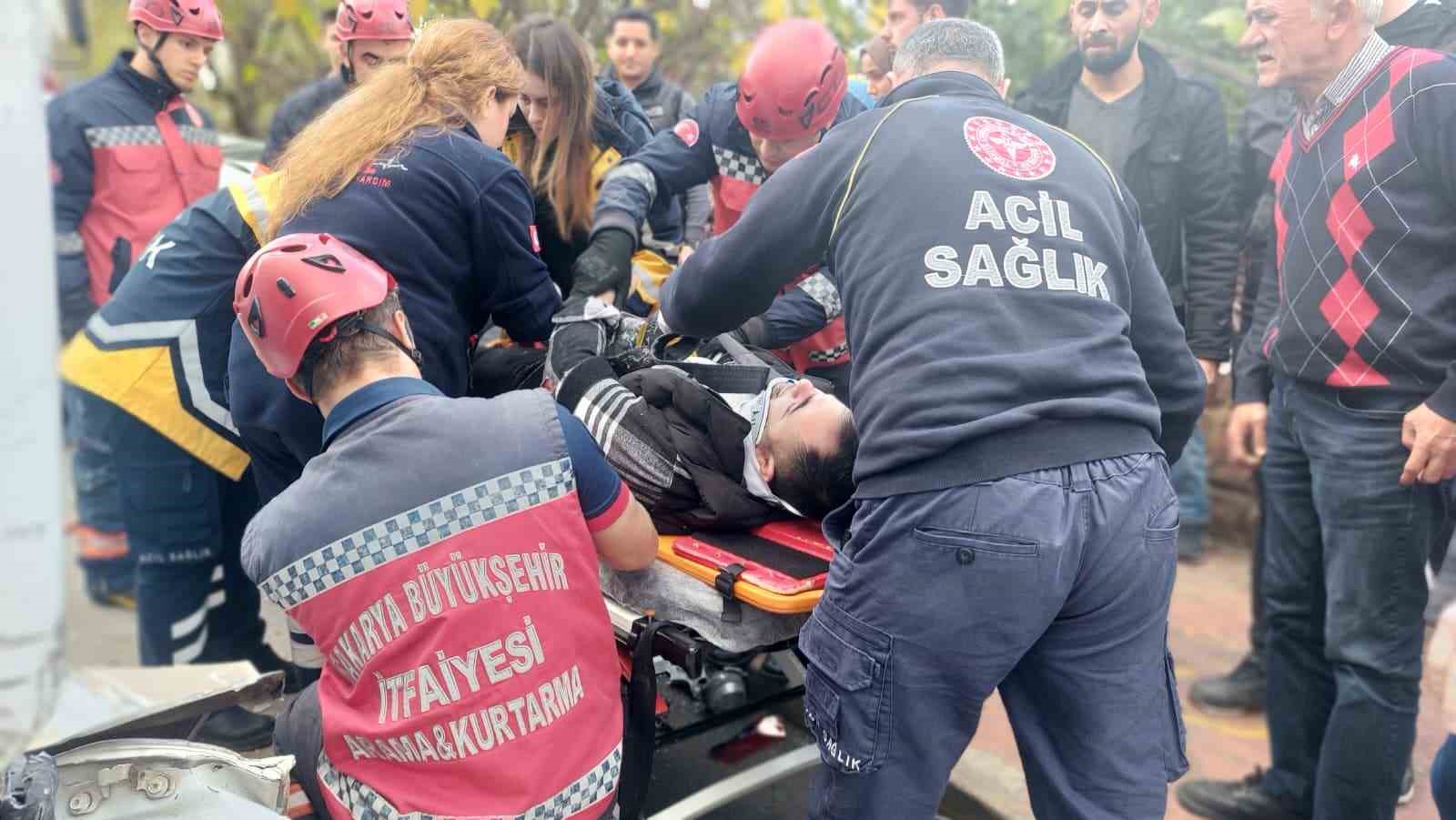 once yavaslayan araca ardindan karsi yonden gelen otomobile carpti 1 yarali 2 7db68K2T