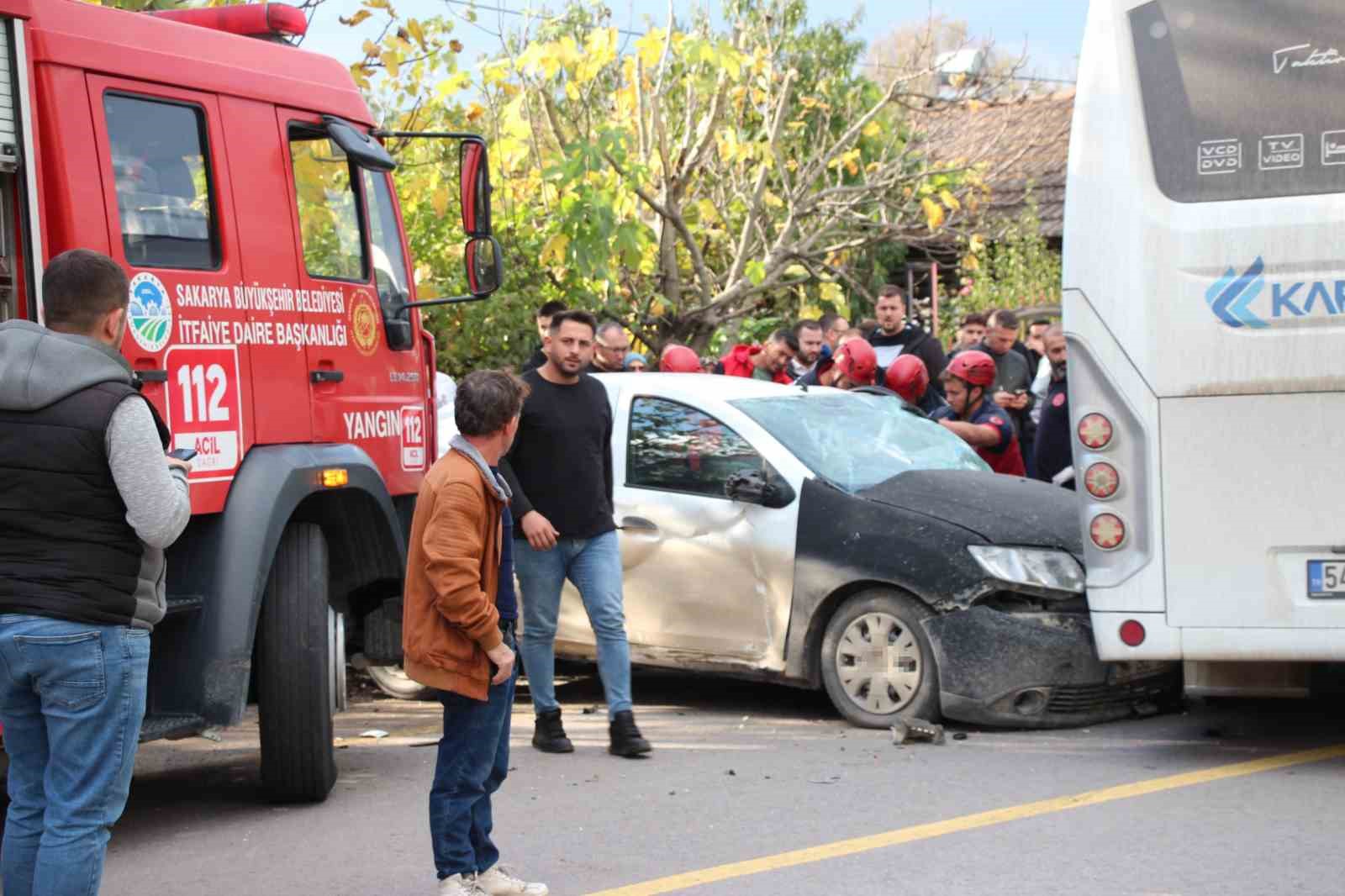 once yavaslayan araca ardindan karsi yonden gelen otomobile carpti 1 yarali 8 PgyKmDsI