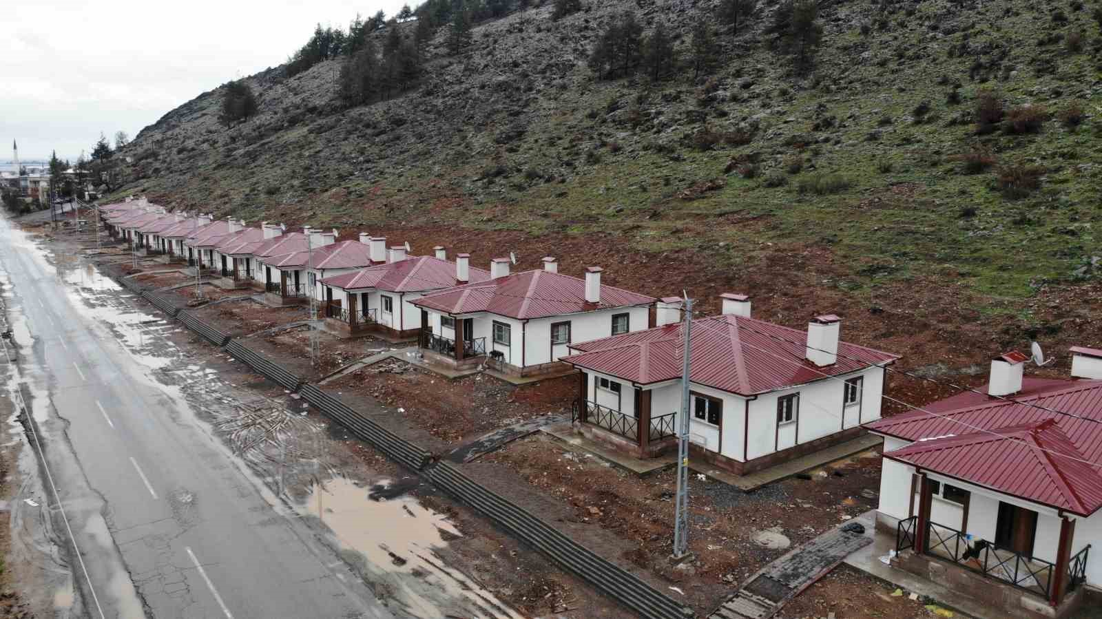 onikisubatta 15 deprem koy konutlarinda yasam basliyor 1 e9OVAU1l