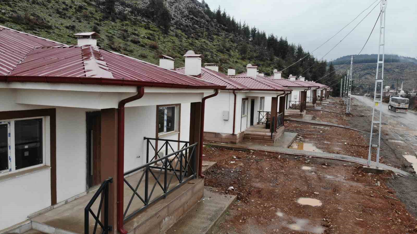 onikisubatta 15 deprem koy konutlarinda yasam basliyor 2 MgSWUGHA