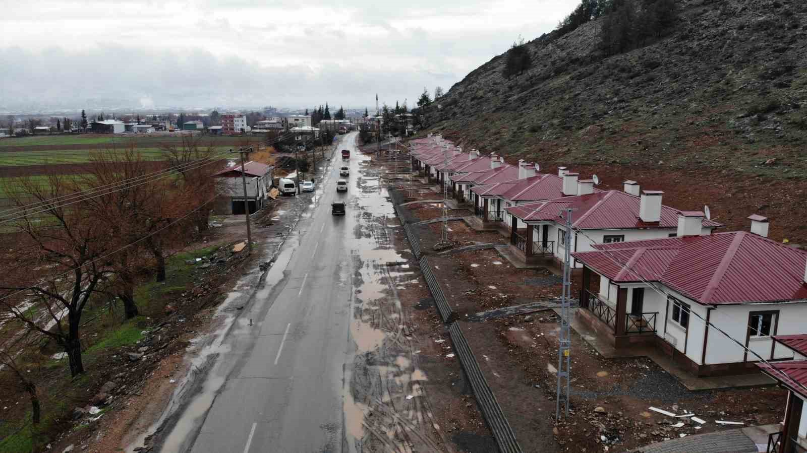 onikisubatta 15 deprem koy konutlarinda yasam basliyor 3 vFmbrh4S