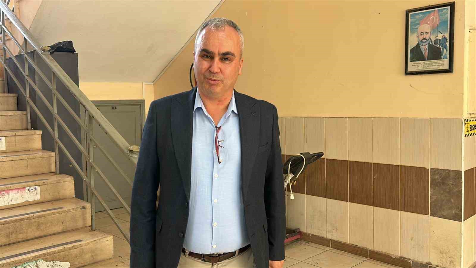 onlarca ogrencinin bakip gectigi pet siseyi cope atan ogrenci ceyrek altini kazandi 2 9XIWcn2Q