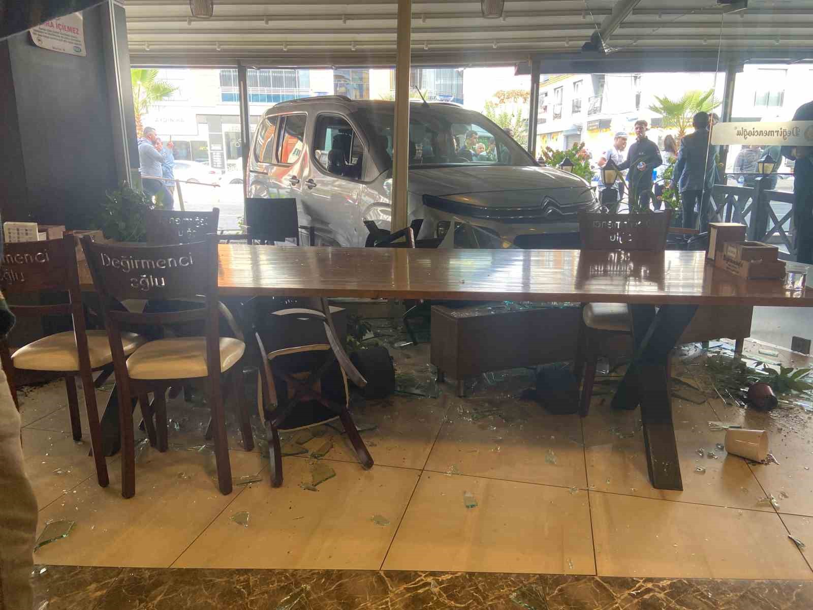 onundeki araca carpip is yerine daldi kacmaya calisti yakalandi 1