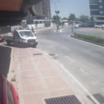 onune-cikan-otomobile-carpmamak-isterken-kaza-yapti-1-yarali-Sg6k3UsG.jpg