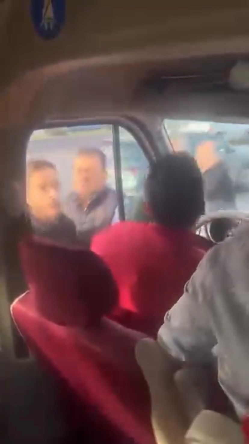 onunu kestikleri servis surucusune tehditler yagdirip darbetmeye calistilar 2 tvC2w4iL