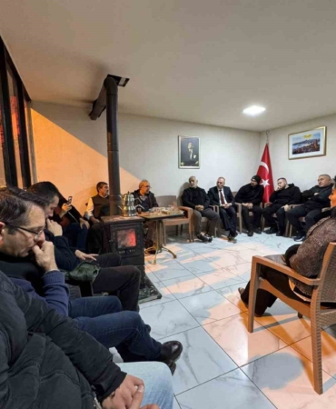 onur-arvasi-hoca-turk-milletinin-manevi-mimarlarindan-biridir-EKjJselW.jpg