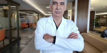 op-dr-atli-ebola-ic-ve-dis-organlarda-kanamalarla-seyreden-bir-hastalik-2RC4gWGJ.jpg