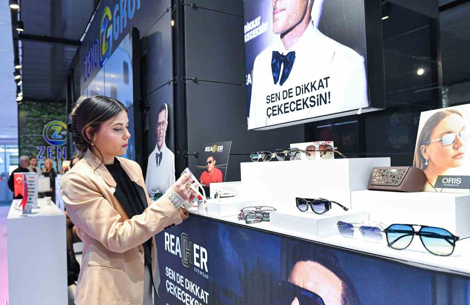 optic world izmir 27 martta kapilarini aciyor 1 YX2I8H6P