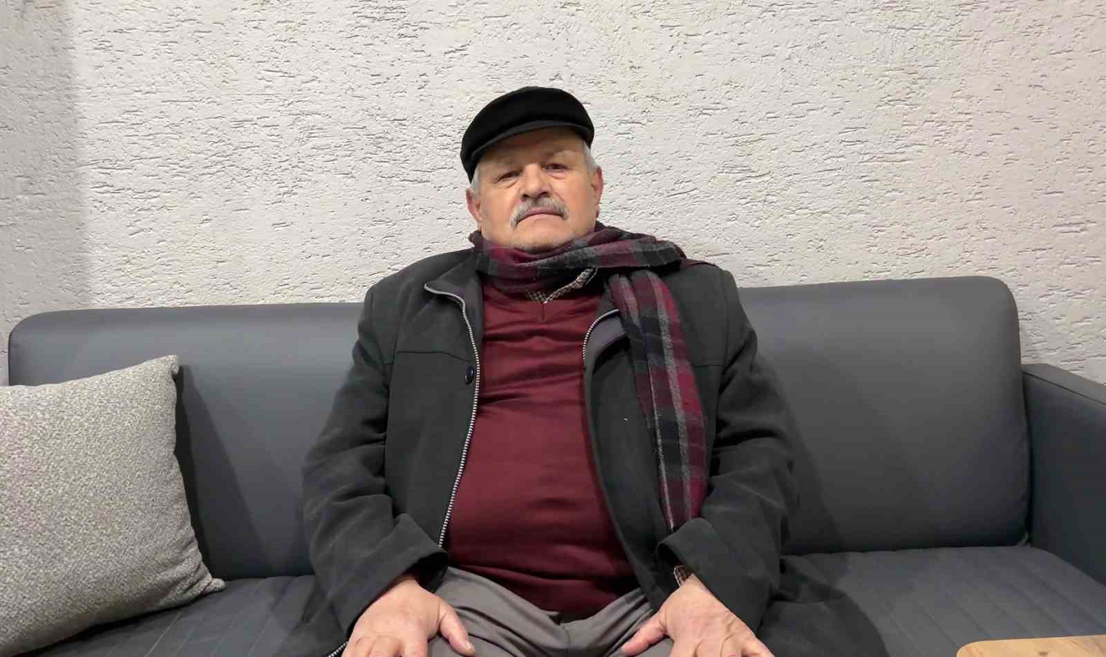 optu yerine asti bayragi olmayanin milleti olmaz 0