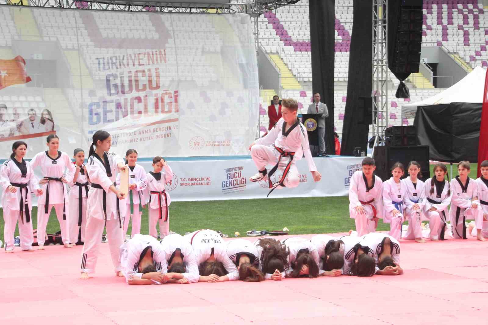 Ordu’da 19 Mayıs kutlamaları 4 orduda 19 mayis kutlamalari 0 QyUs9Mr8