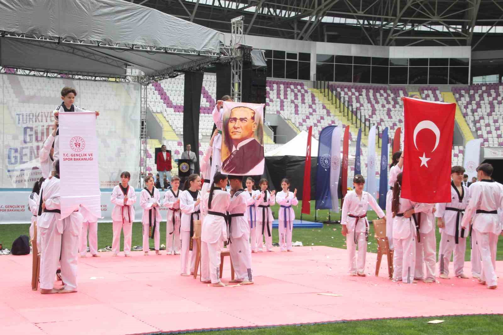 Ordu’da 19 Mayıs kutlamaları 12 orduda 19 mayis kutlamalari 8 aNASD8Ls