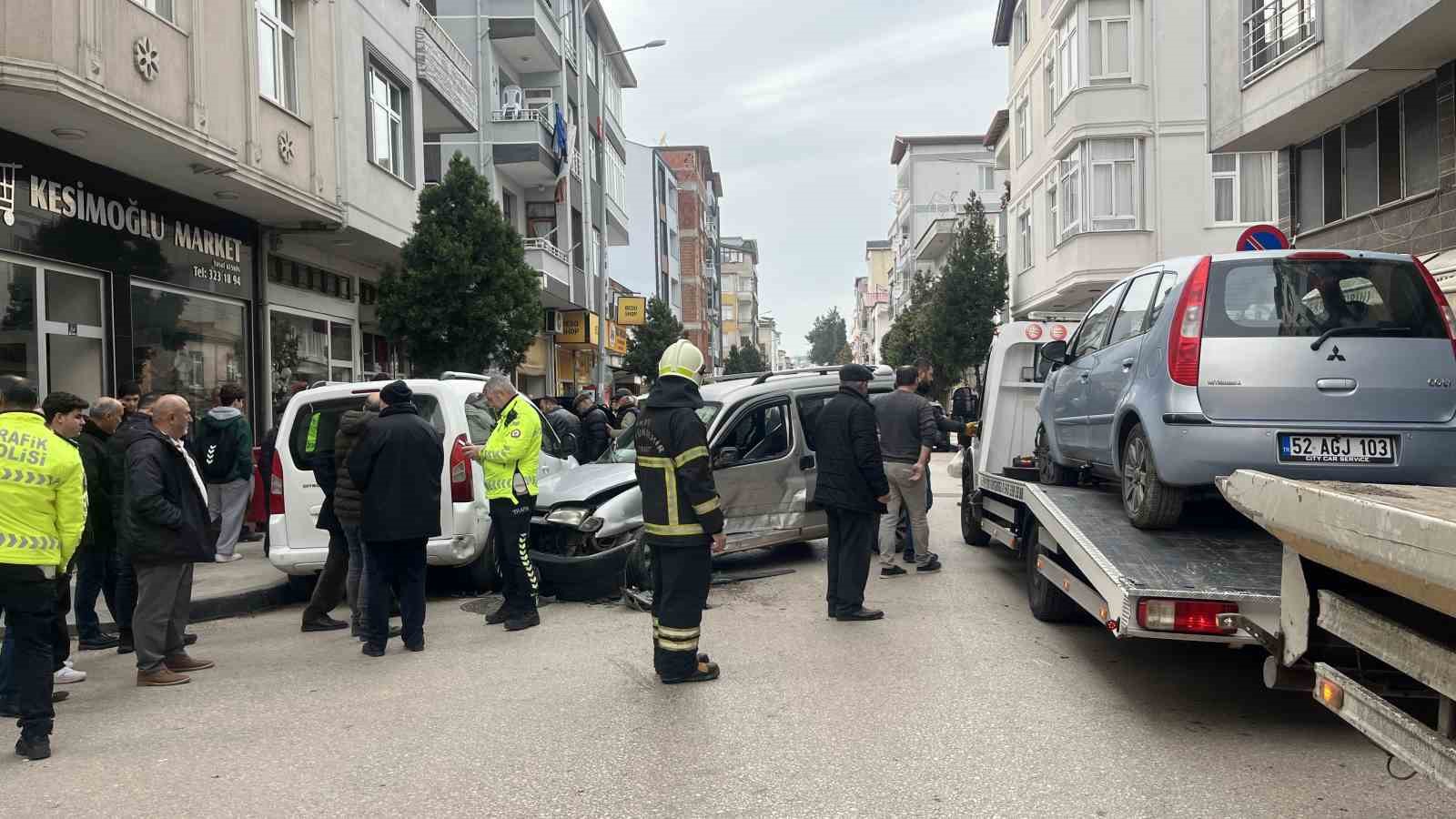 Ordu’da alkollü sürücünün karıştığı kazada 5 kişi yaralandı 4 orduda alkollu surucunun karistigi kazada 5 kisi yaralandi 0 M3mal2pa