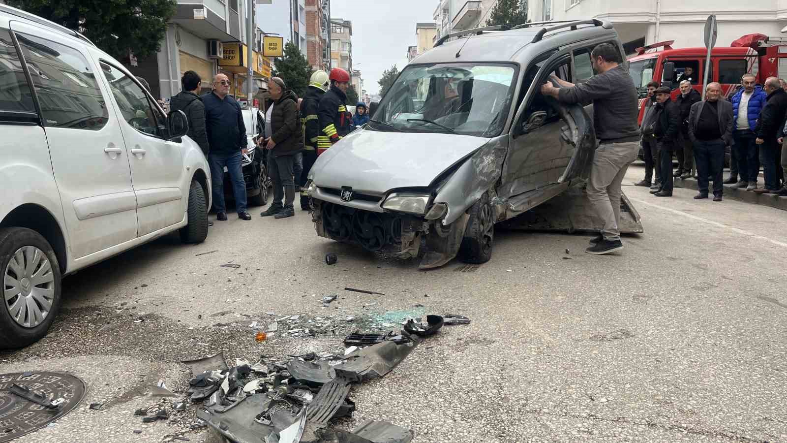Ordu’da alkollü sürücünün karıştığı kazada 5 kişi yaralandı 5 orduda alkollu surucunun karistigi kazada 5 kisi yaralandi 1 Lg17yI1G