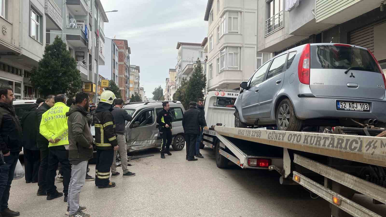 Ordu’da alkollü sürücünün karıştığı kazada 5 kişi yaralandı 8 orduda alkollu surucunun karistigi kazada 5 kisi yaralandi 4 99123QIz