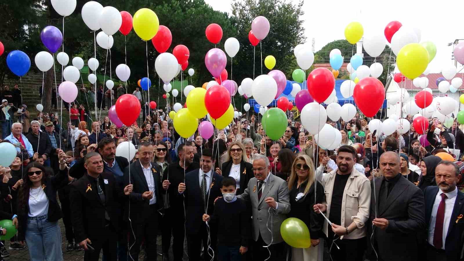 orduda balonlar mirza icin ucuruldu 0 8w9tMdX4