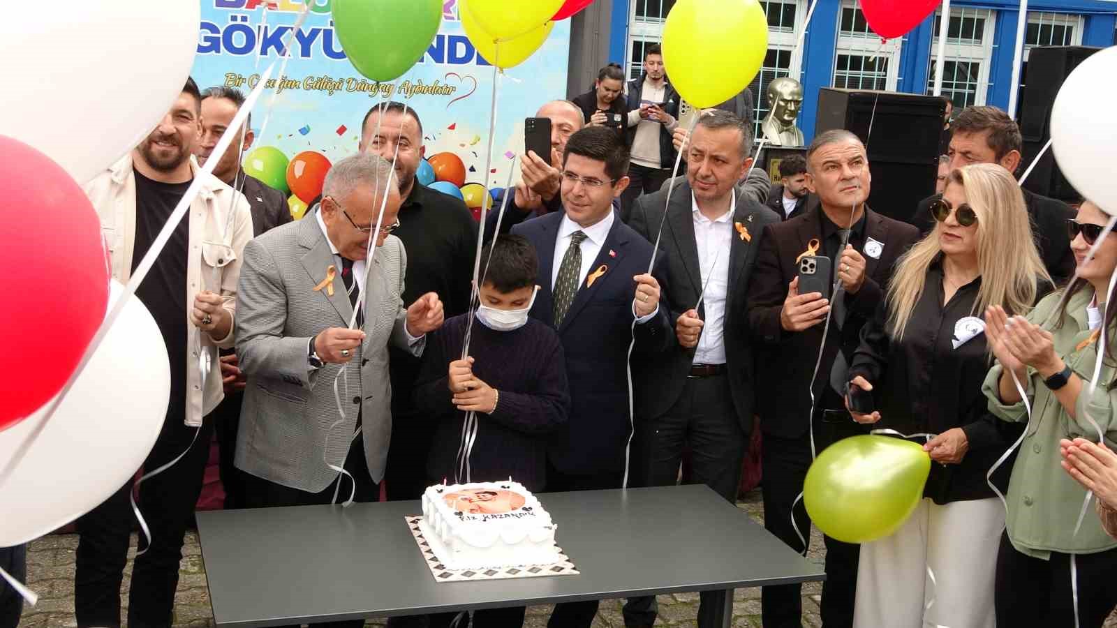 orduda balonlar mirza icin ucuruldu 4 gnrTXNHs