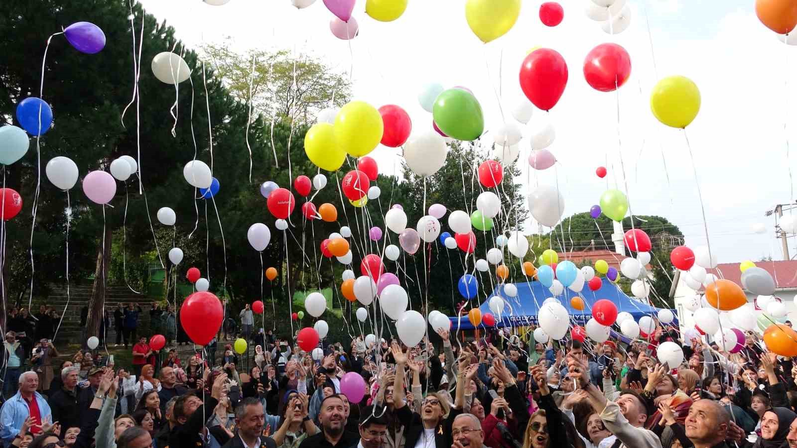 orduda balonlar mirza icin ucuruldu 5 DqBn9ulG