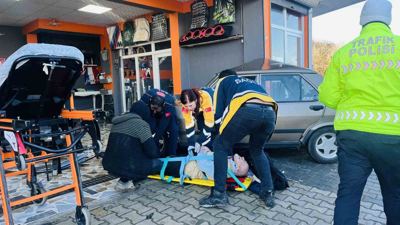 Ordu’da buzlu yolda otomobilin çarptığı yaşlı adam metrelerce havaya savruldu 5 orduda buzlu yolda otomobilin carptigi yasli adam metrelerce havaya savruldu 1 qW78KSfM