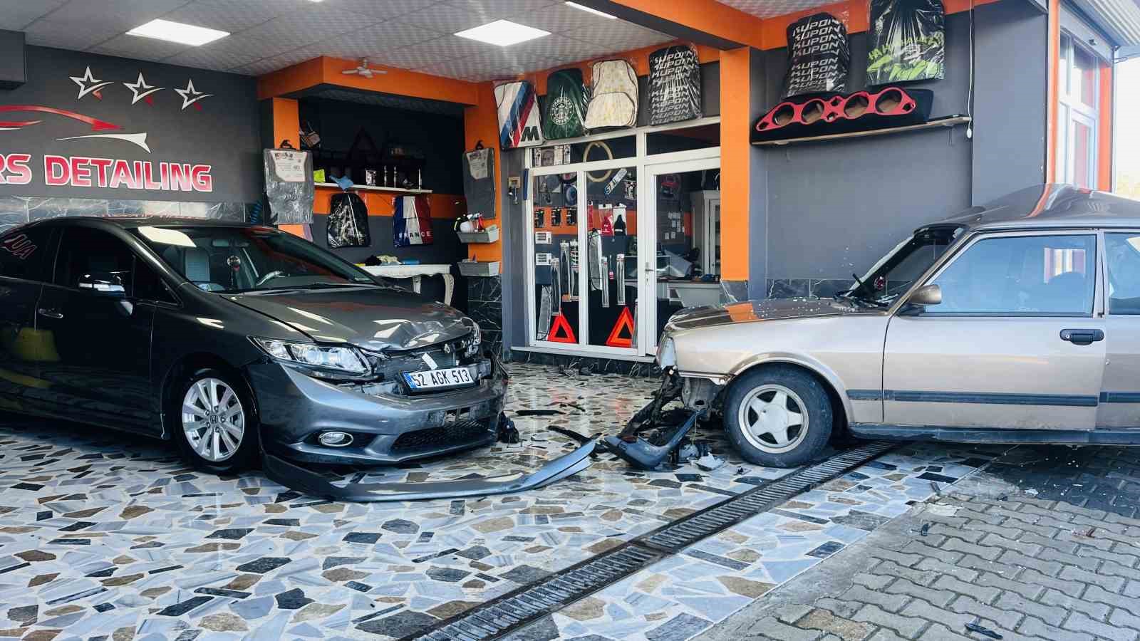 Ordu’da buzlu yolda otomobilin çarptığı yaşlı adam metrelerce havaya savruldu 9 orduda buzlu yolda otomobilin carptigi yasli adam metrelerce havaya savruldu 5 1AGd414U