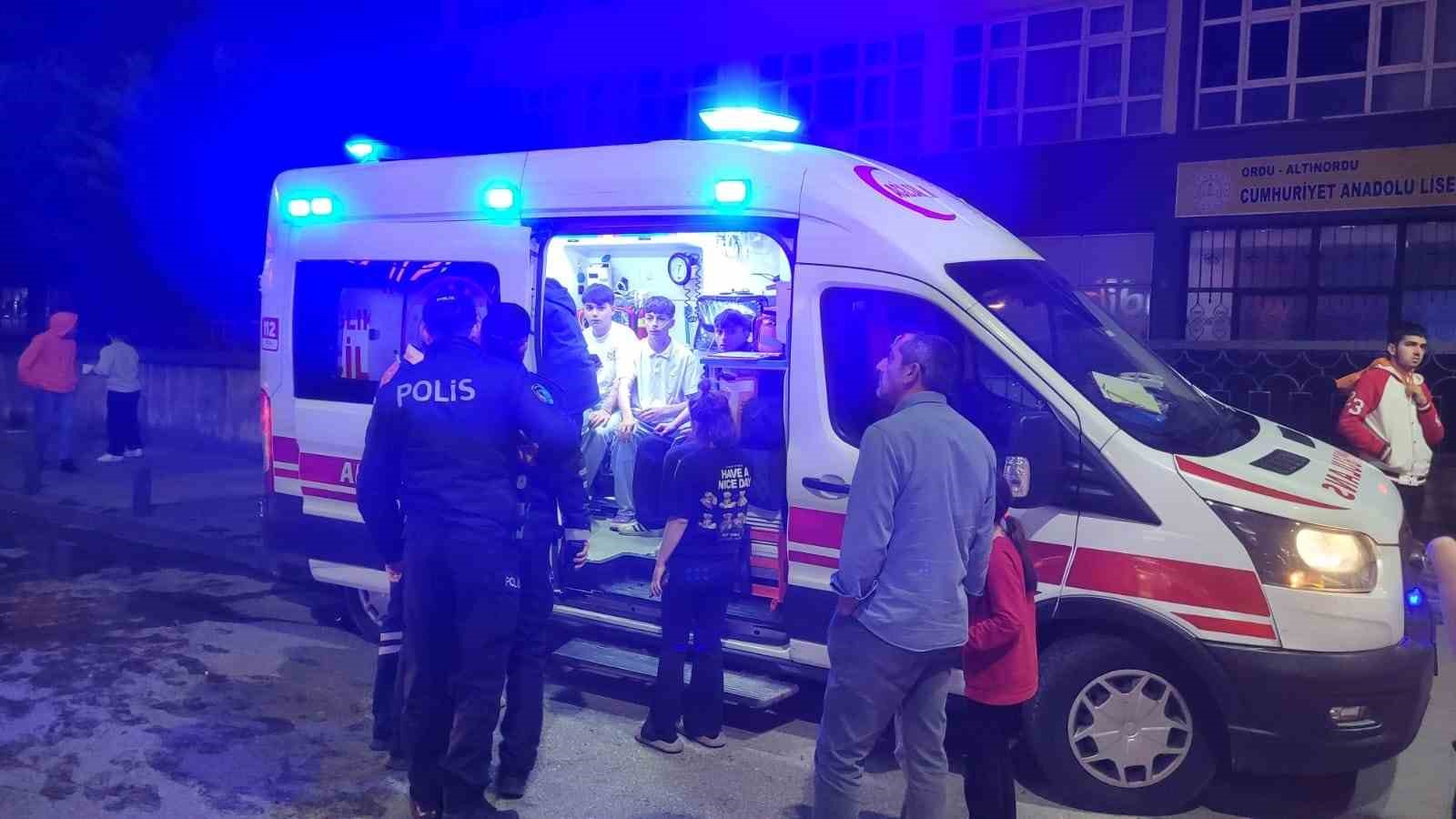 orduda cati kati yangini 5 kisi asansorlu aracla tahliye edildi 2 vf9beL28