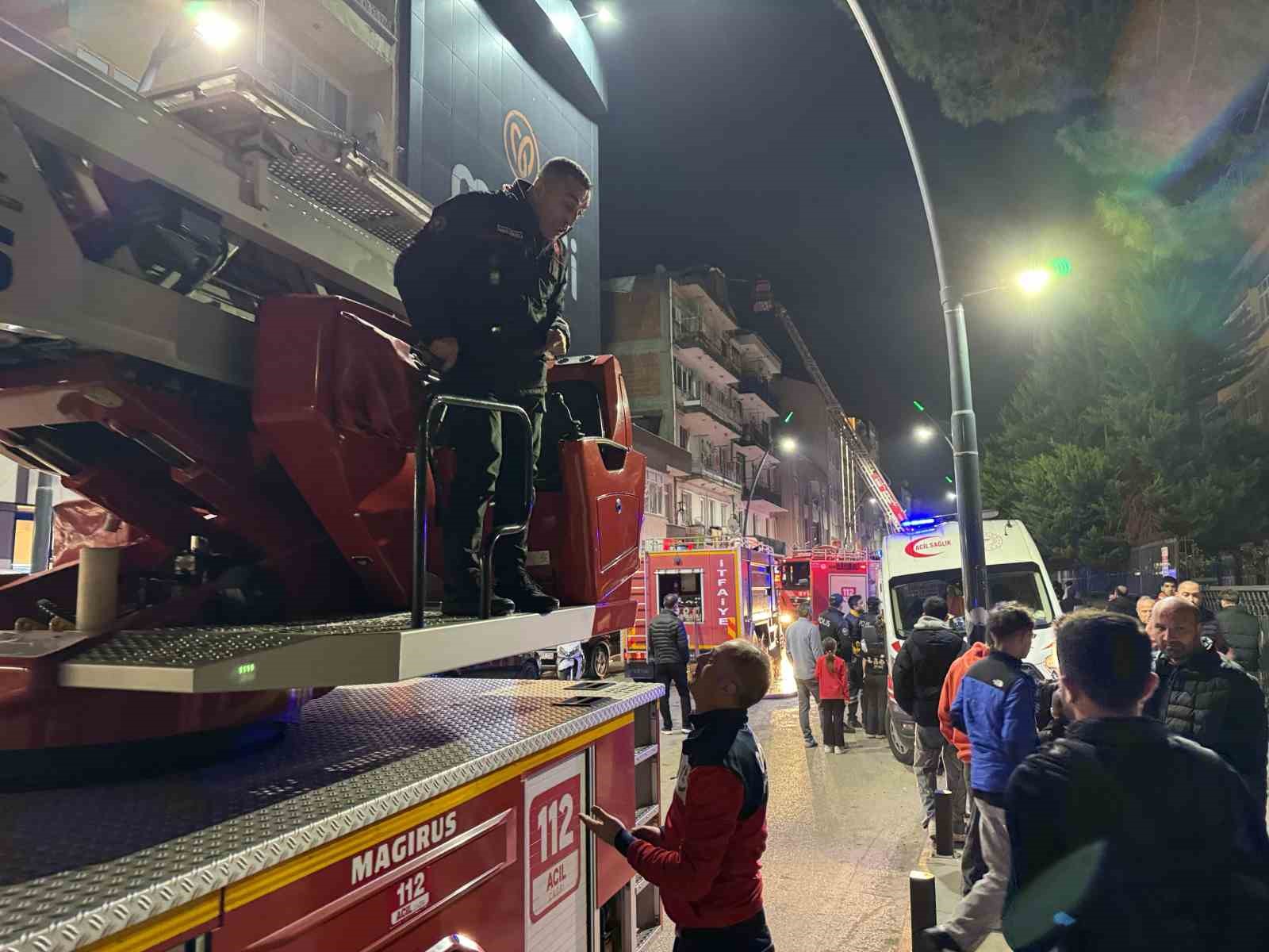 orduda cati kati yangini 5 kisi asansorlu aracla tahliye edildi 4 2tFfEgOS