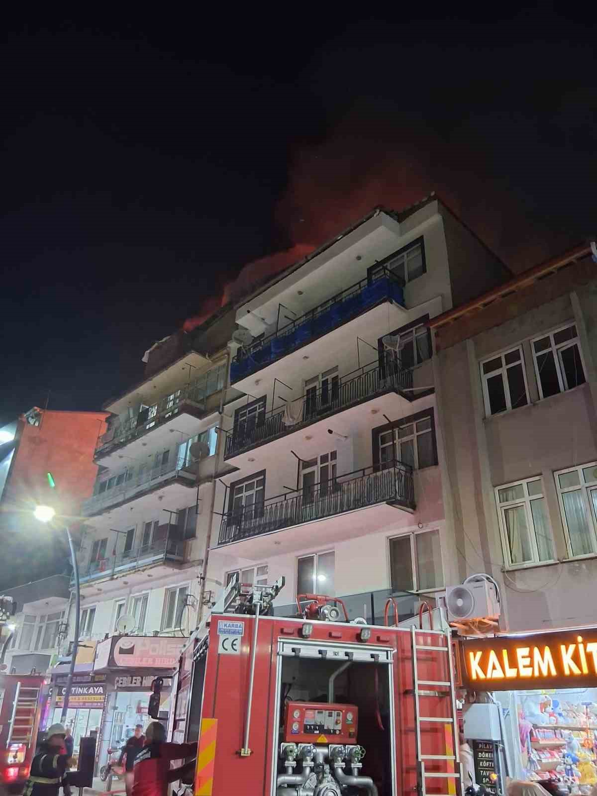 orduda cati kati yangini 5 kisi asansorlu aracla tahliye edildi 9 mKBf4CpE