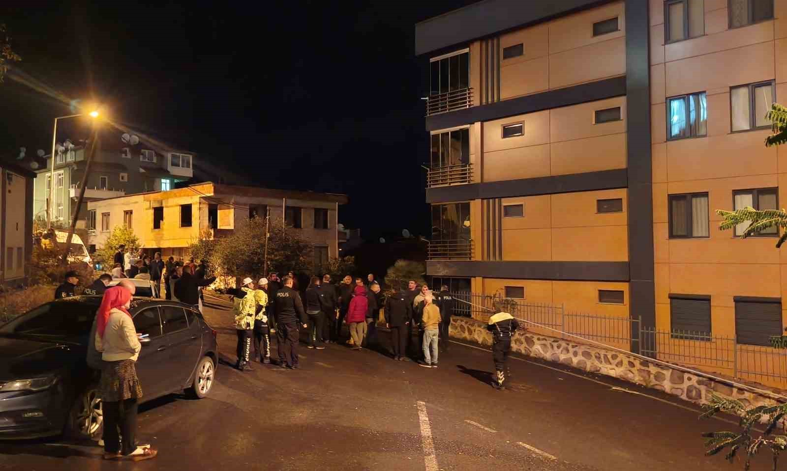 orduda catlaklar ve zemininde kayma olan 2 bina bosaltildi 0 mXH1CrHJ