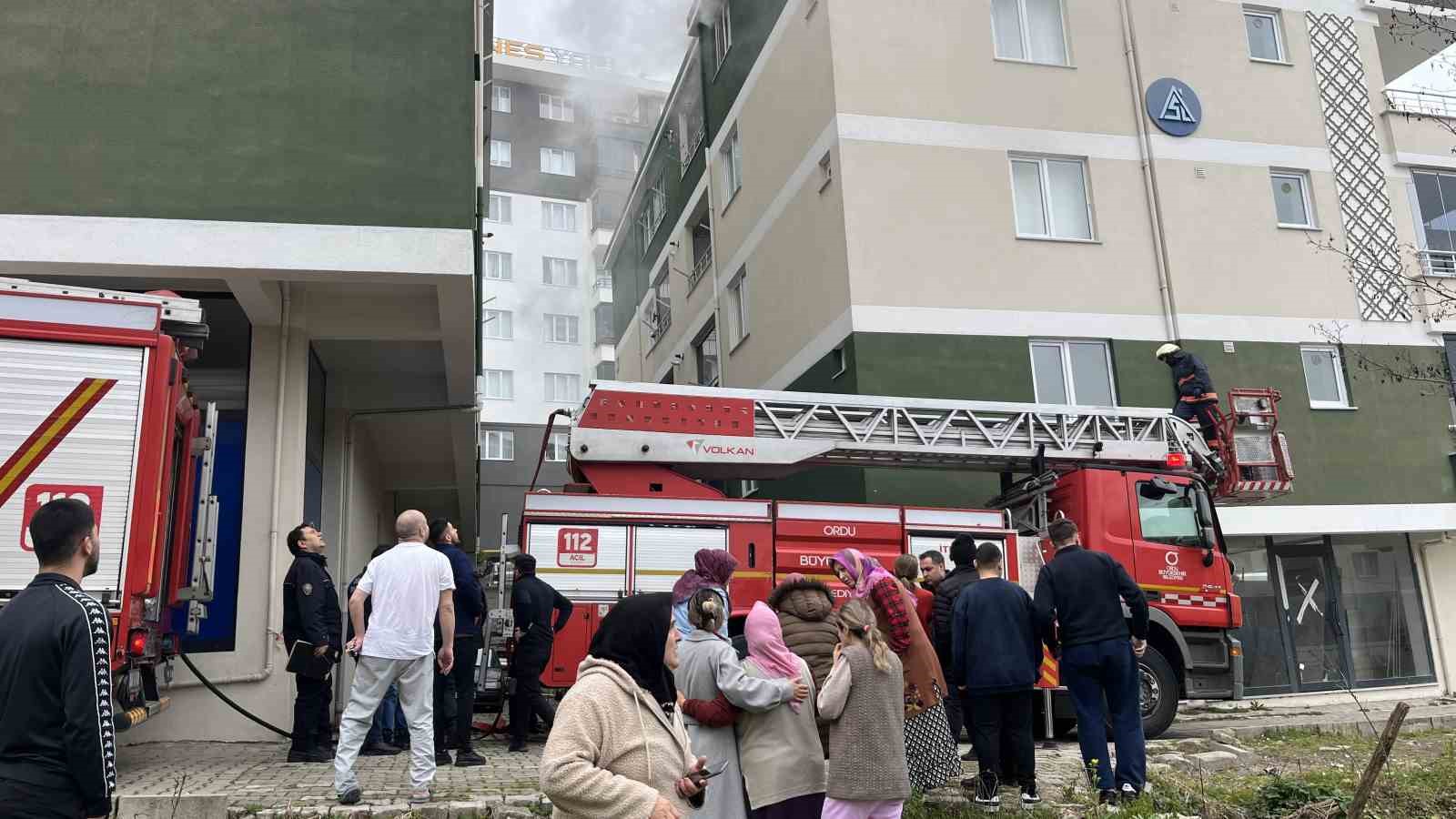 Ordu’da dairede yangın paniği 5 orduda dairede yangin panigi 1 1O7gvEGU
