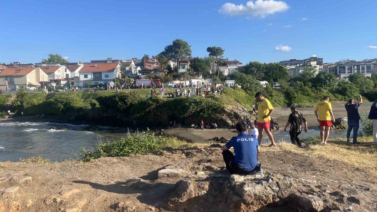 orduda denizde dalgalara kapilan 17 yasindaki cocugu arama calismalari suruyor 0 mlEKftfb