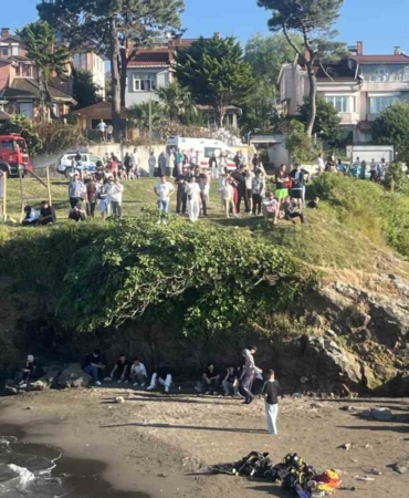 orduda-denizde-dalgalara-kapilan-17-yasindaki-cocugu-arama-calismalari-suruyor-S3iIKWWi.jpg