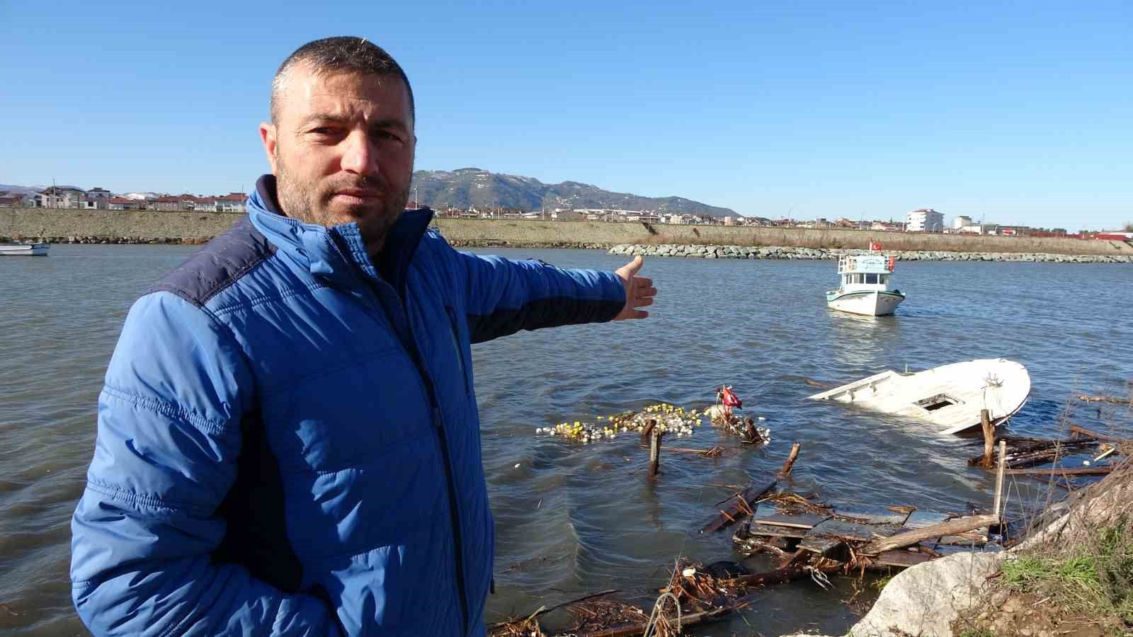orduda denizdeki firtina hayati felc etti dalgalar evlere zarar verdi balikci teknesi parcalandi 11 G8ScjYIG