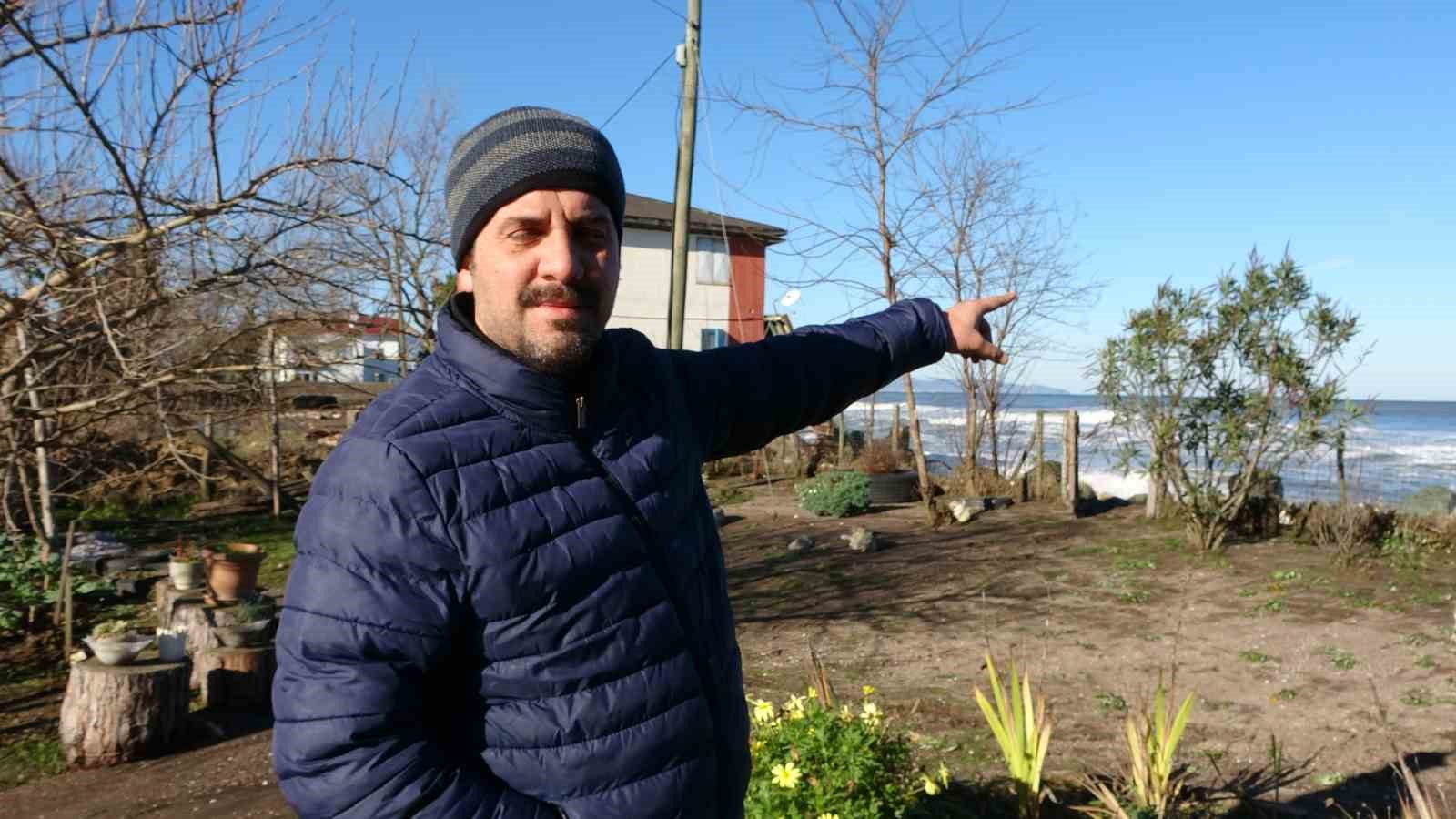 orduda denizdeki firtina hayati felc etti dalgalar evlere zarar verdi balikci teknesi parcalandi 7 5rYEvYQL