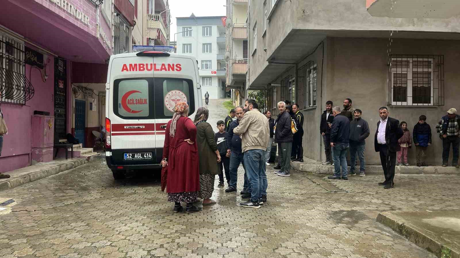 orduda dereye dusen cocuk vatandaslar tarafindan kurtarildi 1 KfNclujh