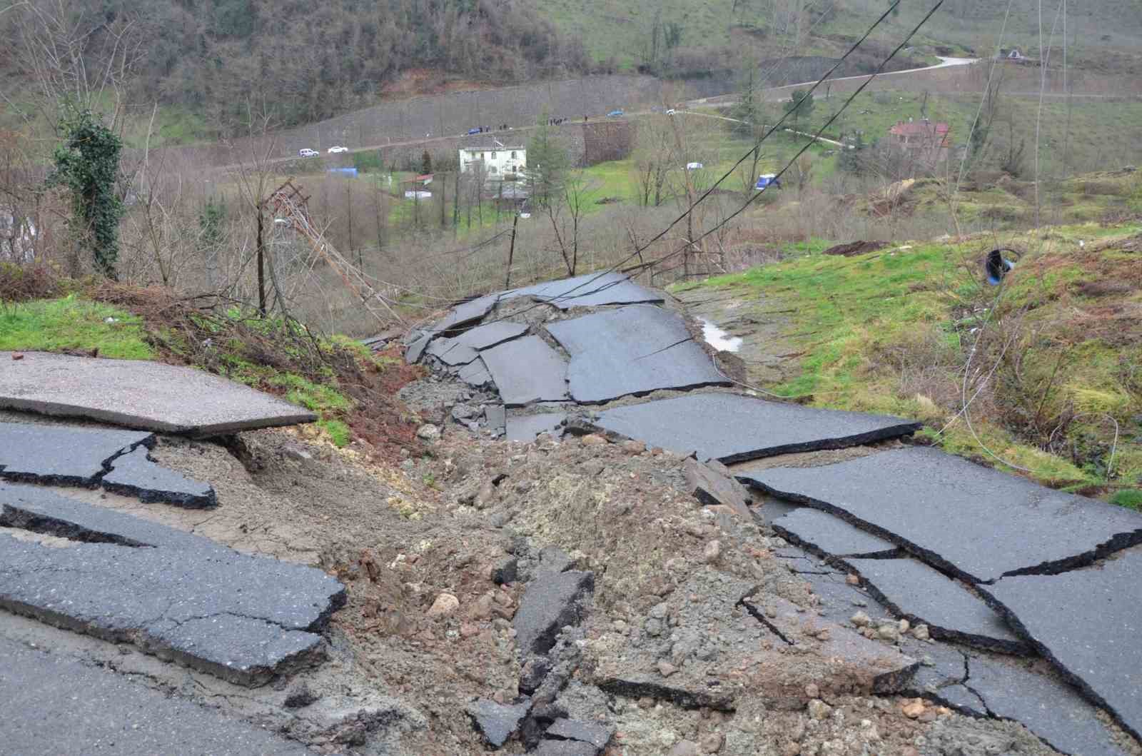 orduda heyelan evler yikildi yol coktu 5 kIU5236V