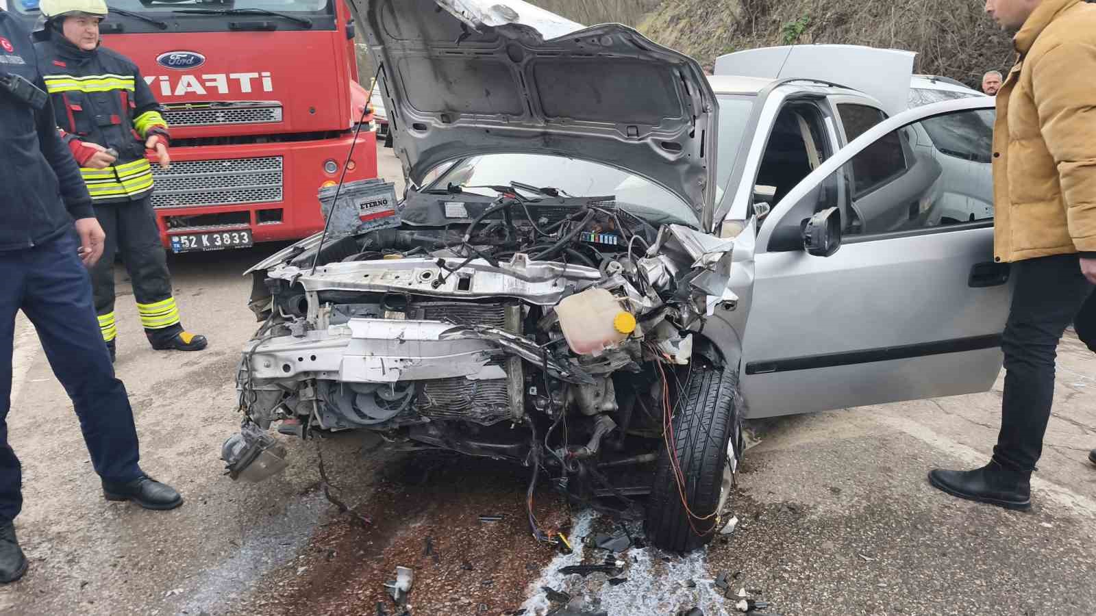 orduda iki ayri trafik kazasinda 12 kisi yaralandi 6 pRGWuOBe