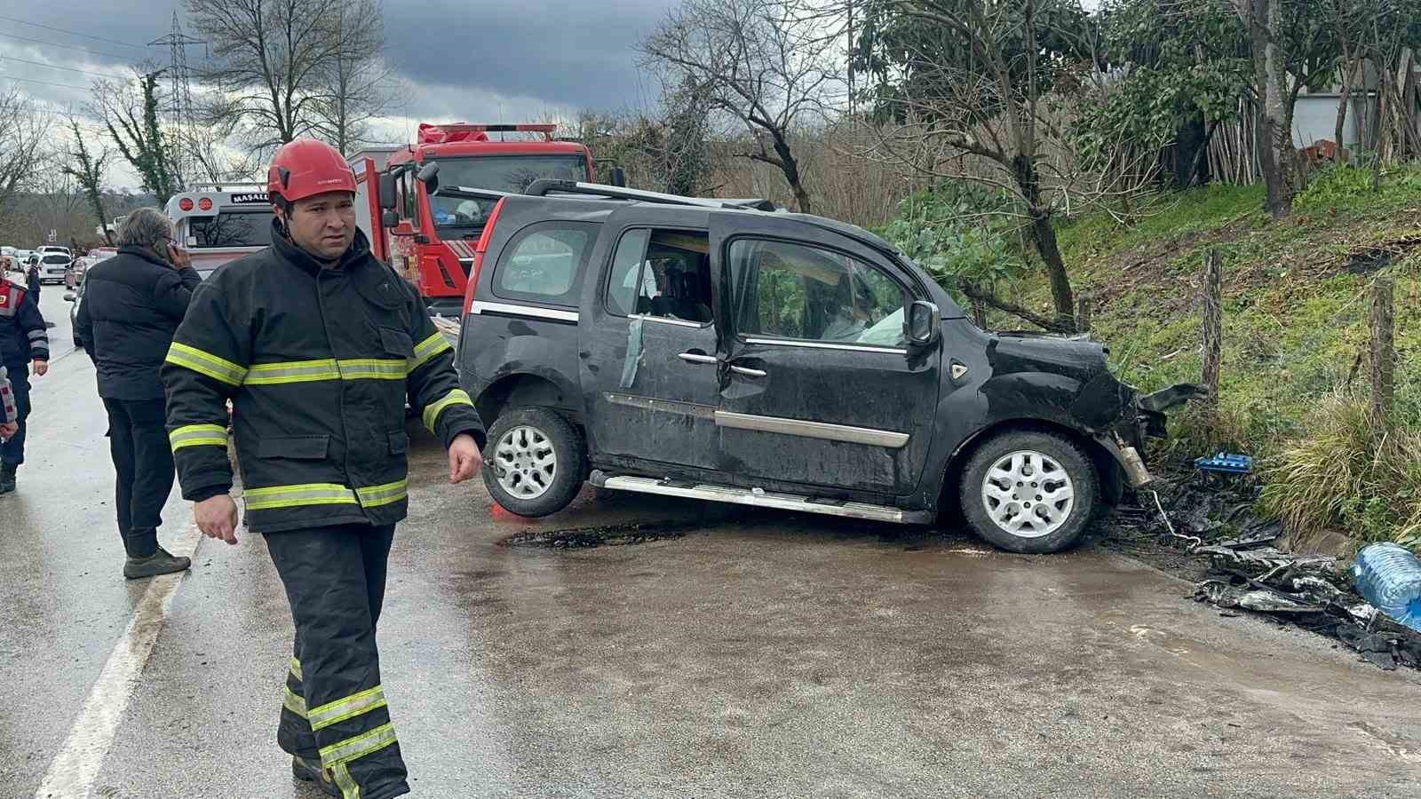orduda kamyon ile kamyonet kafa kafaya carpisti 2 olu 2 agir yarali 0 5cpAAgMd