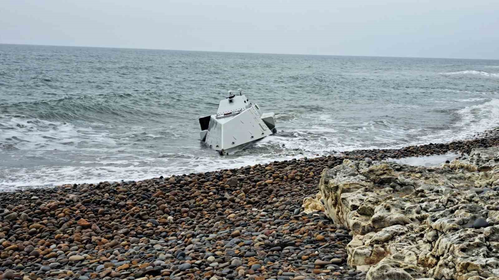 Ordu’da kıyıya insansız deniz aracı vurdu 6 orduda kiyiya insansiz deniz araci vurdu 2 RmWcJgtJ
