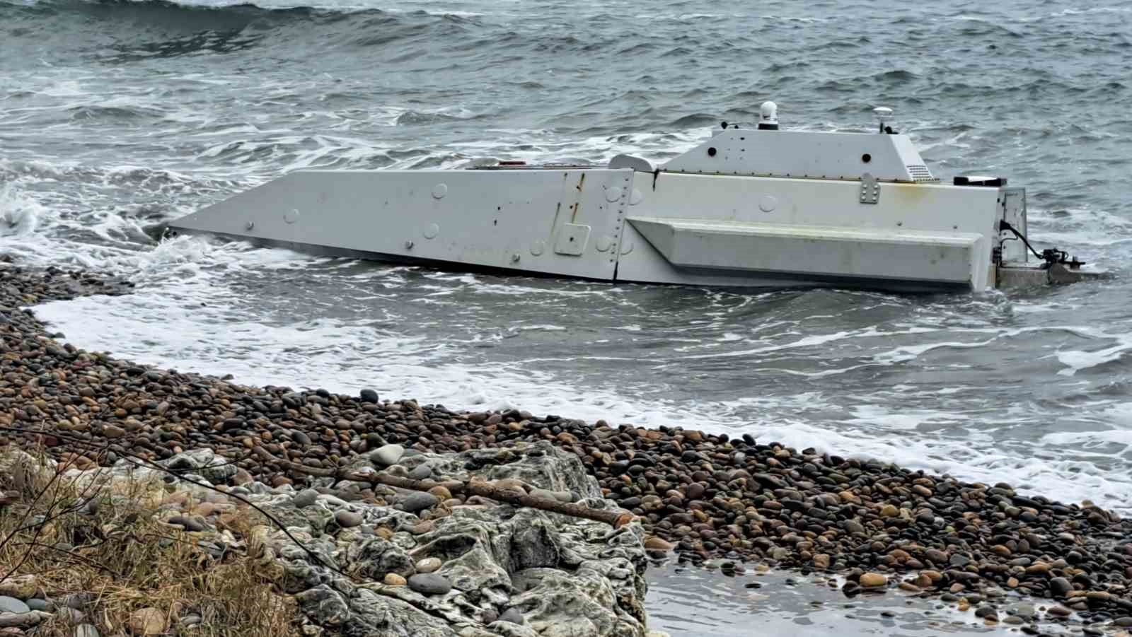 Ordu’da kıyıya insansız deniz aracı vurdu 8 orduda kiyiya insansiz deniz araci vurdu 4