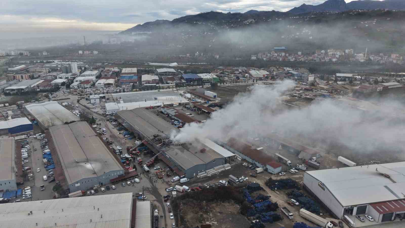 orduda market deposunda yangin 4 ssks3FWW