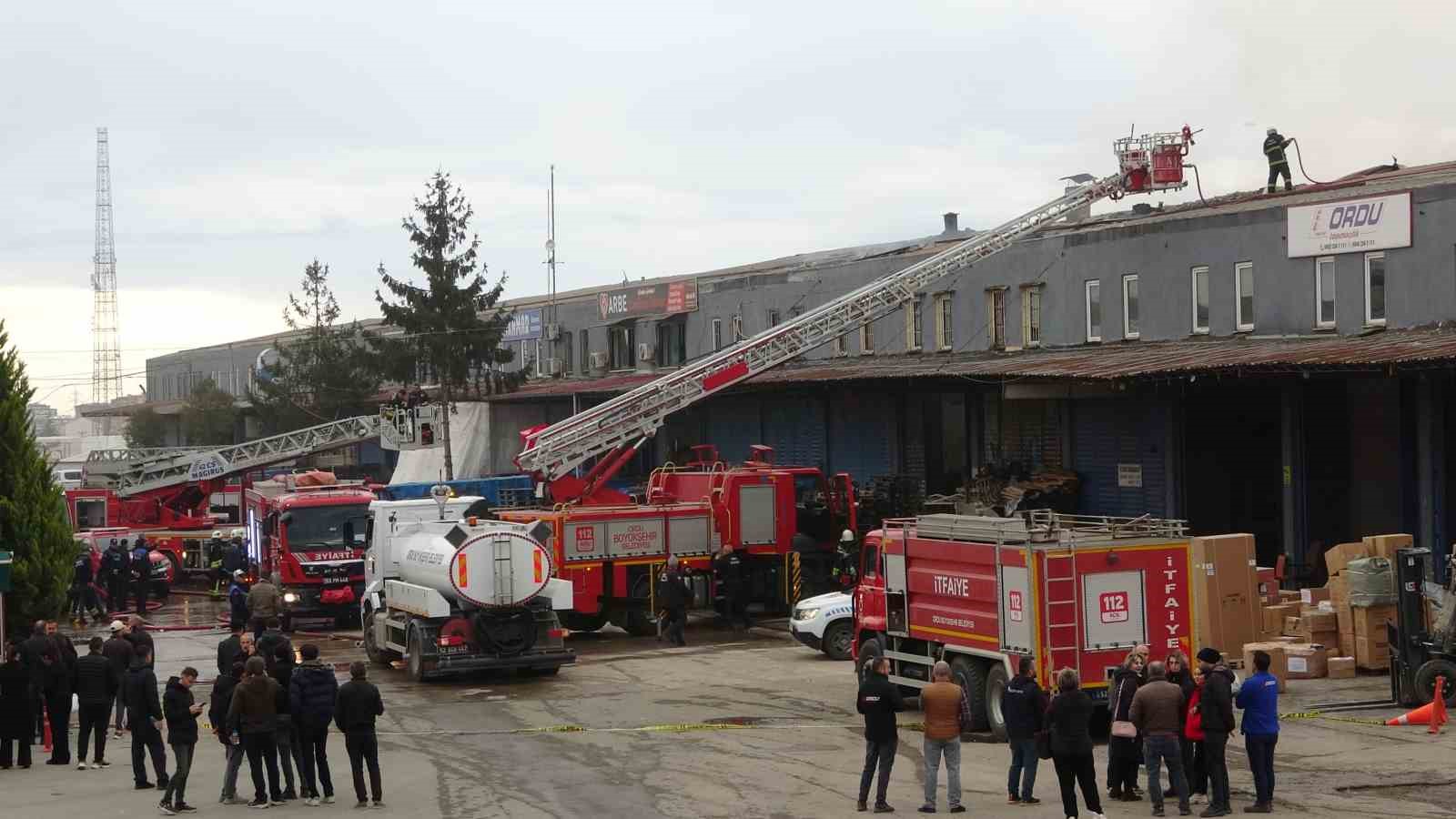 orduda market deposunda yangin 6