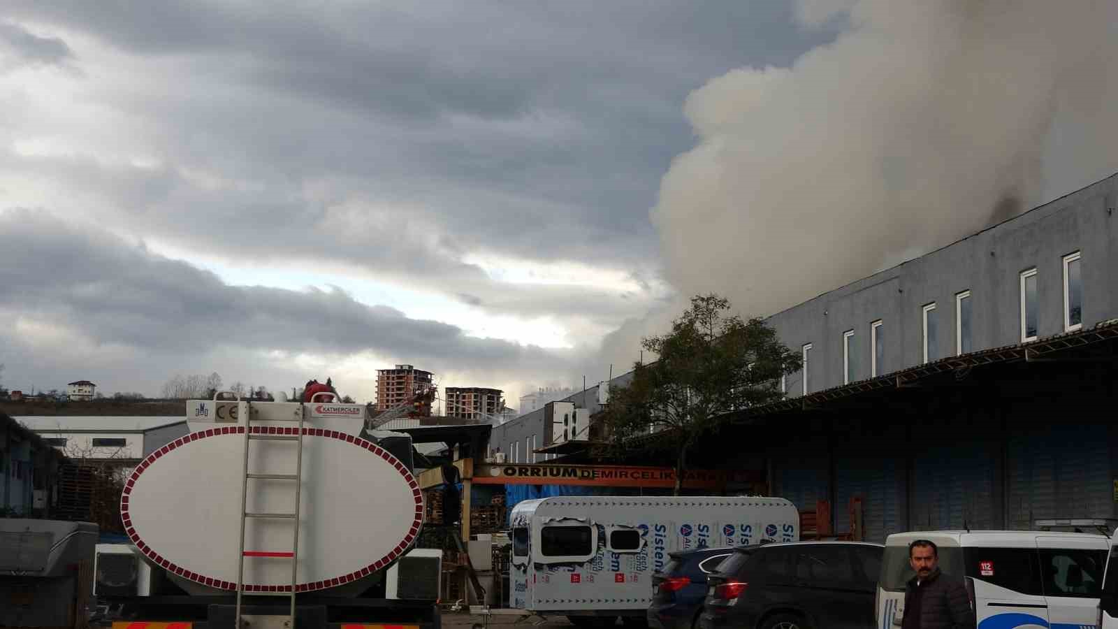 orduda market deposunda yangin 7 m6QsuVhe