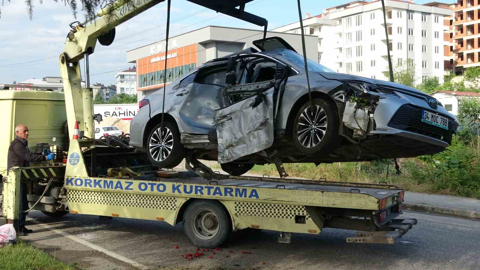 Ordu’da otomobil, ağaç ve aydınlatma direğini devirdi: 4 yaralı 5 orduda otomobil agac ve aydinlatma diregini devirdi 4 yarali 1 i8WFgf5b