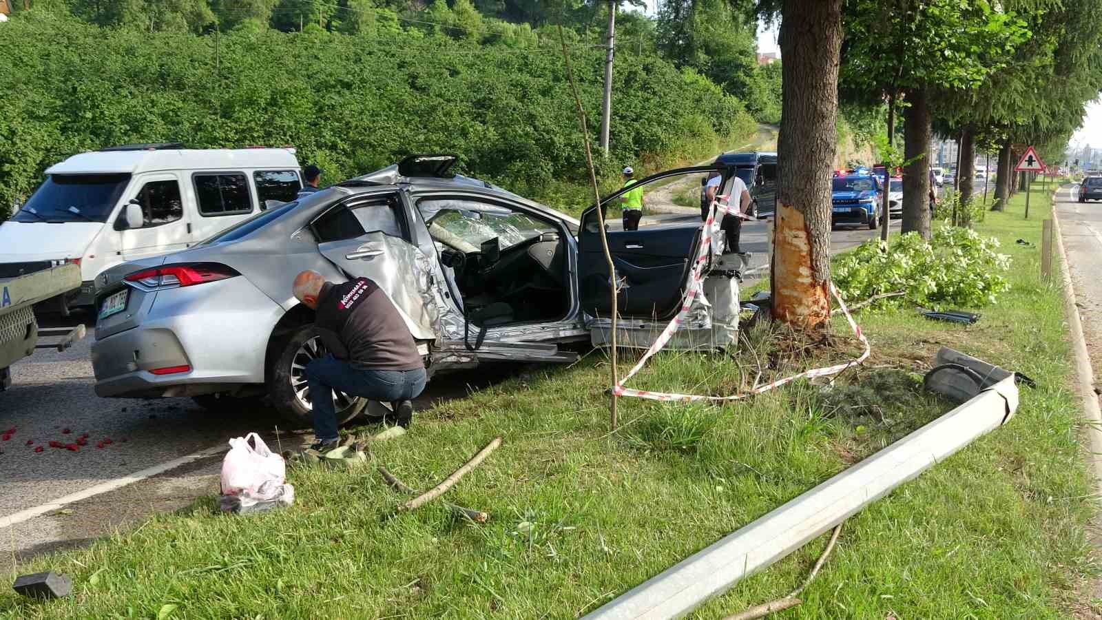 Ordu’da otomobil, ağaç ve aydınlatma direğini devirdi: 4 yaralı 7 orduda otomobil agac ve aydinlatma diregini devirdi 4 yarali 3 w1FDVZ6G