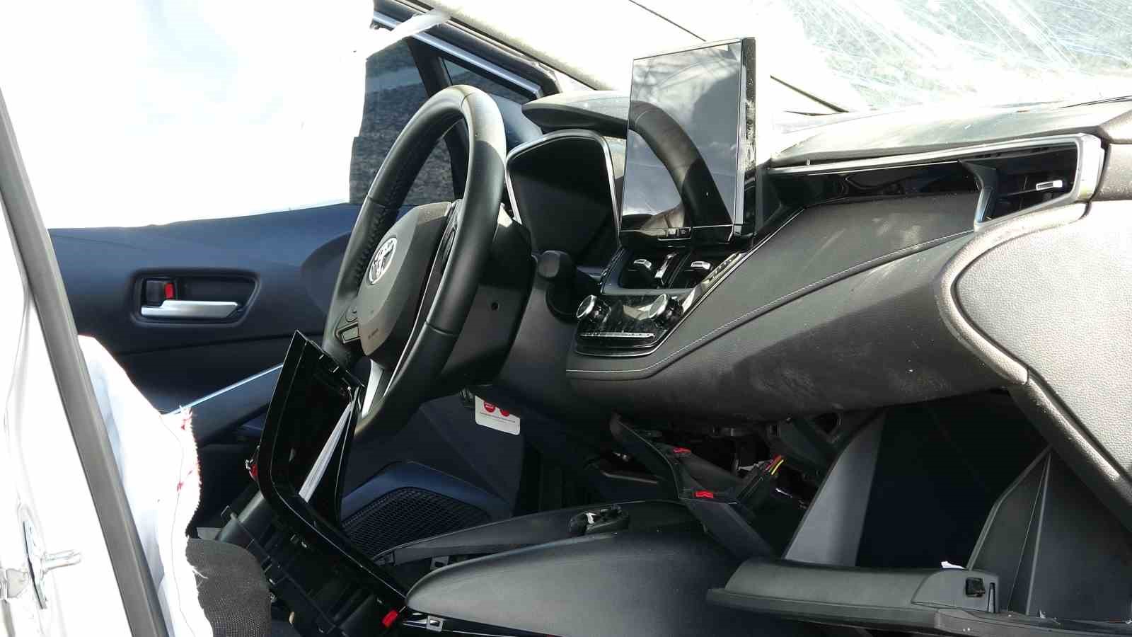Ordu’da otomobil, ağaç ve aydınlatma direğini devirdi: 4 yaralı 8 orduda otomobil agac ve aydinlatma diregini devirdi 4 yarali 4 VfVvMMMH