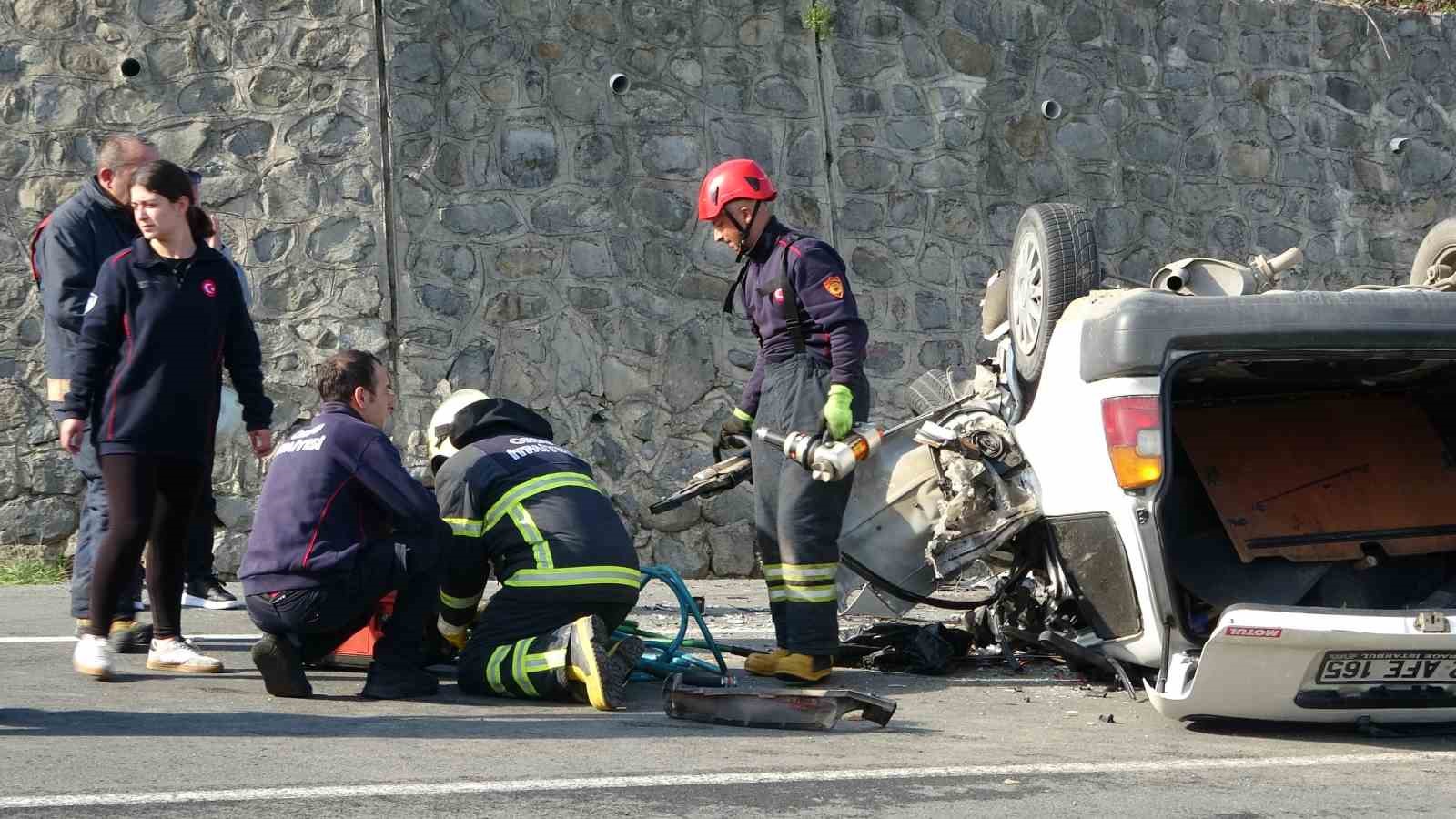 orduda otomobil ile kamyonet carpisti baba oldu surucu oglu ve diger surucu agir yaralandi DkKgEttM