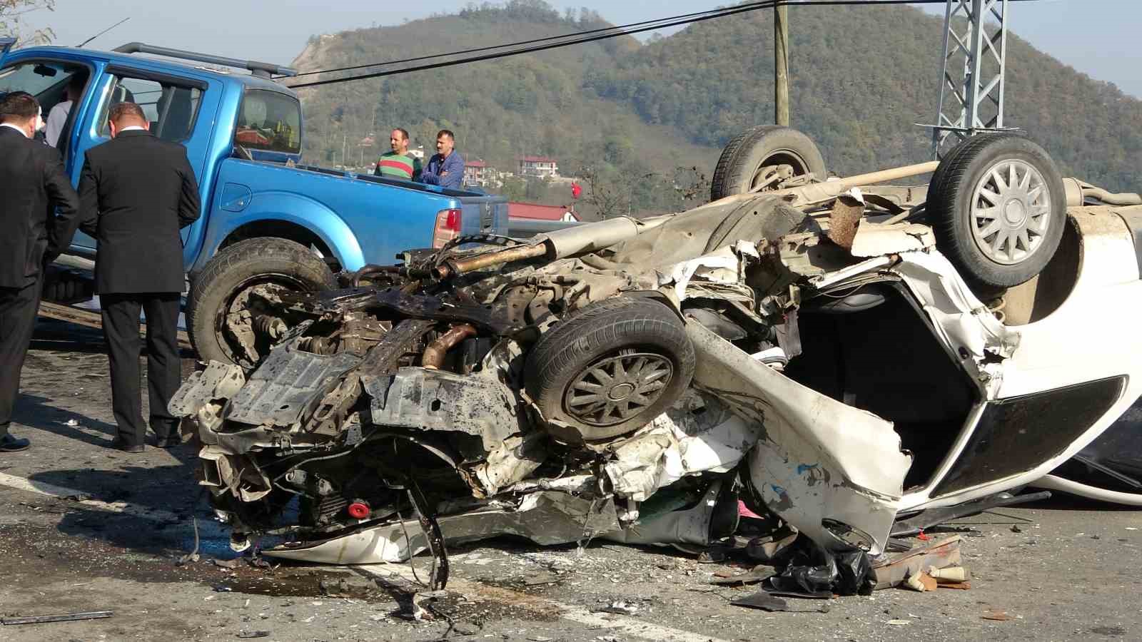 orduda otomobil ile kamyonet carpisti baba oldu surucu oglu ve diger surucu agir yaralandi h8DMSsB7